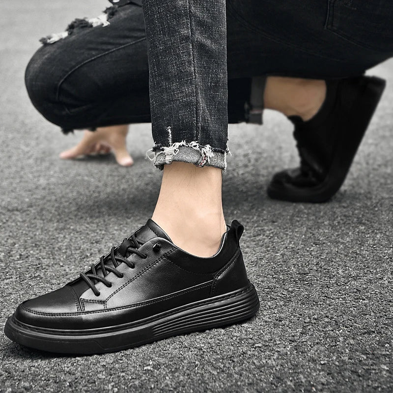 Men’s Low-Top Sneakers with Tonal Stitching and Lace-Up Closure